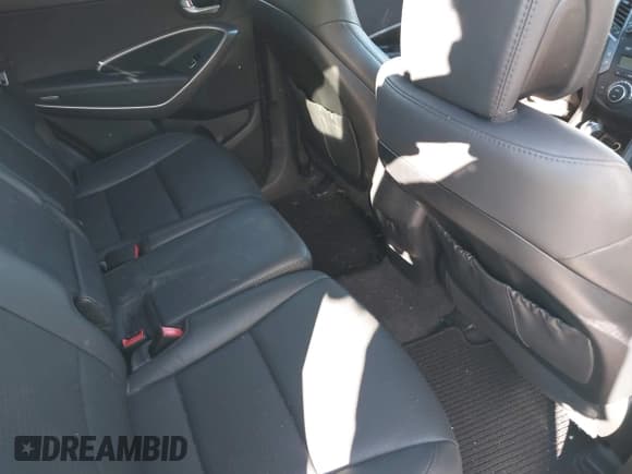 ✅ 2016 Hyundai Santa Fe • VIN: 5XYZU3LA1GG351294 • Лот: 43922733. Опубликован ранее на IAAI с пробегом 112 605 миль. Бесплатный доступ к архиву аукционных продаж из США и подробный отчёт об истории автомобиля на DreamBid. Изображение 8.