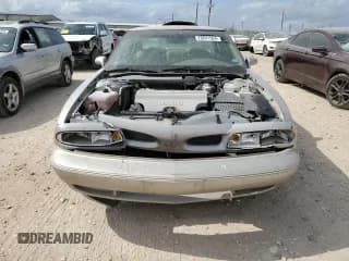 ✅ 1997 Oldsmobile 88 LSS - 1SA • VIN: 1G3HY52K9V4825297 • Lot: 78541564. Wystawiony na Copart z przebiegiem Nie podano. Bezpłatny archiwum sprzedaży aukcyjnych z USA i szczegółowy raport historii pojazdu na DreamBid. Zdjęcie 5.