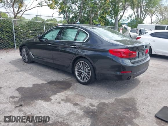 ✅ 2018 BMW 5 Series 530i • VIN: WBAJA5C59JWA39772 • Lot: 42097648. Listed on IAAI with Not provided. Free auction sales archive from the USA and detailed vehicle history report at DreamBid. Image 3.