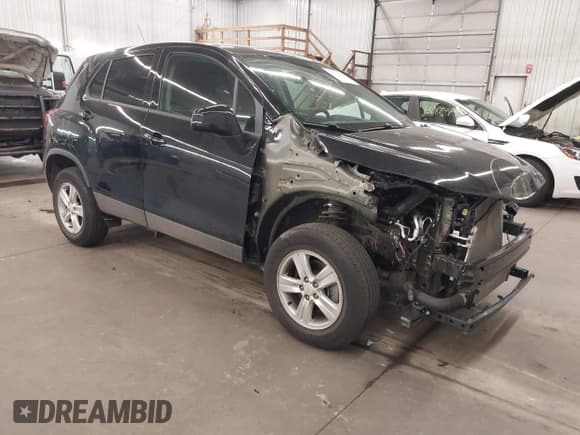✅ 2021 Chevrolet Trax LS • VIN: KL7CJNSB4MB314067 • Lot: 43102870. Listed on IAAI with 20,609 mi. Free auction sales archive from the USA and detailed vehicle history report at DreamBid. Image 1.