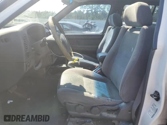 ✅ 1999 Nissan Pathfinder XE • VIN: JN8AR07S3XW381954 • Lot: 76341054. Listed on Copart with 307,122 mi. Free auction sales archive from the USA and detailed vehicle history report at DreamBid. Image 7.