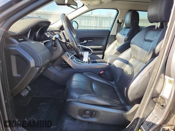 ✅ 2019 Land Rover Range Rover Evoque SE • VIN: SALVP2RX1KH330255 • Lot: 90629945. Listed on Copart with 69,171 mi. Free auction sales archive from the USA and detailed vehicle history report at DreamBid. Image 7.