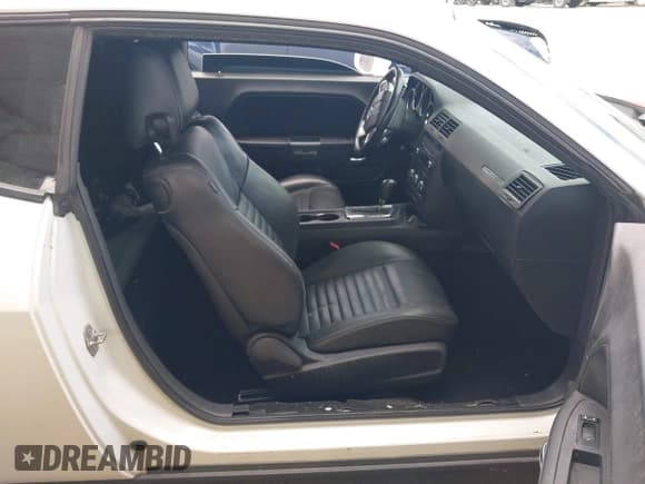 ✅ 2014 Dodge Challenger SXT • VIN: 2C3CDYAG1EH183203 • Lot: 43269129. Wystawiony na IAAI z przebiegiem 117 355 mil. Bezpłatny archiwum sprzedaży aukcyjnych z USA i szczegółowy raport historii pojazdu na DreamBid. Zdjęcie 5.