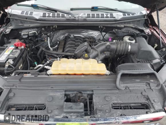 ✅ 2017 Ford F-150 XL • VIN: 1FTEW1EF4HFA65644 • Lot: 43292295. Wystawiony na IAAI z przebiegiem 112 170 mil. Bezpłatny archiwum sprzedaży aukcyjnych z USA i szczegółowy raport historii pojazdu na DreamBid. Zdjęcie 10.