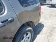 ✅ 2005 Ford Explorer XLT • VIN: 1FMZU73E85ZA17672 • Lot: 42280036. Wystawiony na IAAI z przebiegiem 211 536 mil. Bezpłatny archiwum sprzedaży aukcyjnych z USA i szczegółowy raport historii pojazdu na DreamBid. Zdjęcie 6.