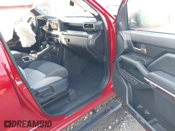 ✅ 2025 Toyota Tacoma SR • VIN: 3TYLB5JN5ST079006 • Лот: 42586963. Опубликован ранее на IAAI с пробегом 1 824 миль. Бесплатный доступ к архиву аукционных продаж из США и подробный отчёт об истории автомобиля на DreamBid. Изображение 5.