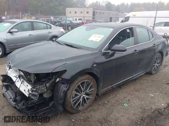 2022 Toyota Camry SE with VIN 4T1G11BK1NU072711, listed as a IAAI auction lot 42173404 with 26,504 mi miles and . Bid and sale history available at DreamBid. Image 18.