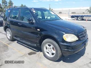 ✅ 2000 Mercedes-Benz M 320/430/500 • VIN: 4JGAB54E1YA154882 • Лот: 43065844. Опубликован ранее на IAAI с пробегом Не указан. Бесплатный доступ к архиву аукционных продаж из США и подробный отчёт об истории автомобиля на DreamBid. Изображение 1.