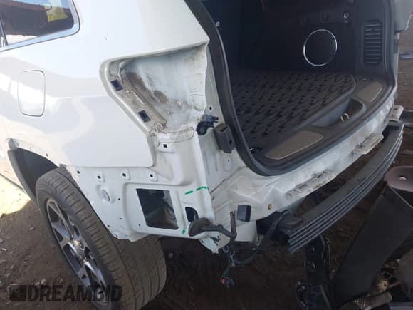 ✅ 2018 Jeep Grand Cherokee Limited • VIN: 1C4RJEBG4JC181745 • Lot: 42085315. Listed on IAAI with 81,533 mi. Free auction sales archive from the USA and detailed vehicle history report at DreamBid. Image 6.