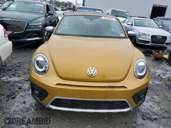 ✅ 2017 Volkswagen Beetle • VIN: 3VWT17AT9HM800183 • Лот: 68560522. Опубликован ранее на Copart с пробегом 61 814 миль. Бесплатный доступ к архиву аукционных продаж из США и подробный отчёт об истории автомобиля на DreamBid. Изображение 5.