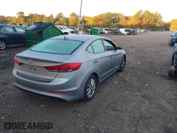 2017 Hyundai Elantra SE z VIN 5NPD84LF9HH046782, wystawiony jako IAAI lot #43357114 z przebiegiem 100 895 mil mil oraz . Historia ofert i sprzedaży dostępna na DreamBid. Obrazek 4.