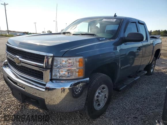 ✅ 2007 Chevrolet Silverado 2500HD Work Truck • VIN: 1GCHK29K47E556032 • Лот: 71995625. Опубликован ранее на Copart с пробегом 136 485 миль. Бесплатный доступ к архиву аукционных продаж из США и подробный отчёт об истории автомобиля на DreamBid. Изображение 1.