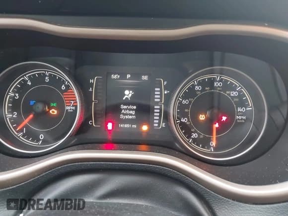 ✅ 2016 Jeep Cherokee Latitude • VIN: 1C4PJMCB5GW162309 • Lot: 43524702. Wystawiony na IAAI z przebiegiem 141 651 mil. Bezpłatny archiwum sprzedaży aukcyjnych z USA i szczegółowy raport historii pojazdu na DreamBid. Zdjęcie 15.