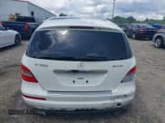 ✅ 2011 Mercedes-Benz R 350 • VIN: 4JGCB6FE6BA116776 • Lot: 42497083. Listed on IAAI with Not provided. Free auction sales archive from the USA and detailed vehicle history report at DreamBid. Image 17.