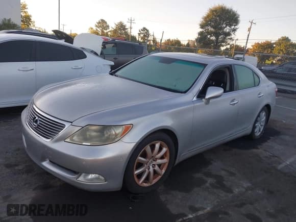 ✅ 2009 Lexus LS 460 • VIN: JTHBL46F195086033 • Lot: 43494925. Wystawiony na IAAI z przebiegiem 205 462 mil. Bezpłatny archiwum sprzedaży aukcyjnych z USA i szczegółowy raport historii pojazdu na DreamBid. Zdjęcie 2.
