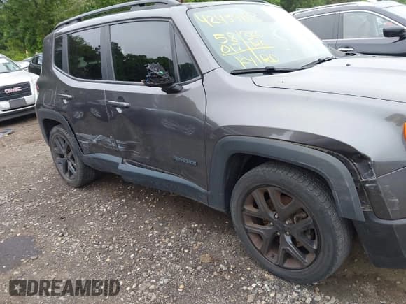 ✅ 2018 Jeep Renegade Altitude • VIN: ZACCJABB6JPH23913 • Lot: 42439183. Wystawiony na IAAI z przebiegiem 58 017 mil. Bezpłatny archiwum sprzedaży aukcyjnych z USA i szczegółowy raport historii pojazdu na DreamBid. Zdjęcie 6.