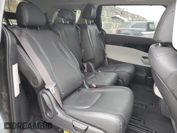 ✅ 2023 Kia Carnival SX Prestige • VIN: KNDNE5H30P6265429 • Lot: 83947785. Wystawiony na Copart z przebiegiem 40 452 mil. Bezpłatny archiwum sprzedaży aukcyjnych z USA i szczegółowy raport historii pojazdu na DreamBid. Zdjęcie 11.