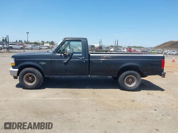 ✅ 1995 Ford F-150 • VIN: 2FTDF15N0SCA20559 • Lot: 42287598. Wystawiony na IAAI z przebiegiem 119 522 mil. Bezpłatny archiwum sprzedaży aukcyjnych z USA i szczegółowy raport historii pojazdu na DreamBid. Zdjęcie 14.