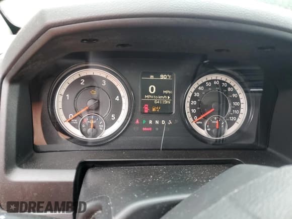 ✅ 2018 Ram 2500 Tradesman • VIN: 3C6UR4HL4JG300576 • Lot: 67483255. Wystawiony na Copart z przebiegiem 64 119 mil. Bezpłatny archiwum sprzedaży aukcyjnych z USA i szczegółowy raport historii pojazdu na DreamBid. Zdjęcie 9.