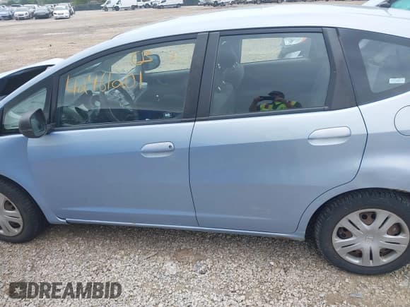 ✅ 2009 Honda Fit • VIN: JHMGE87219S074372 • Лот: 42461201. Опубликован ранее на IAAI с пробегом 213 898 миль. Бесплатный доступ к архиву аукционных продаж из США и подробный отчёт об истории автомобиля на DreamBid. Изображение 14.