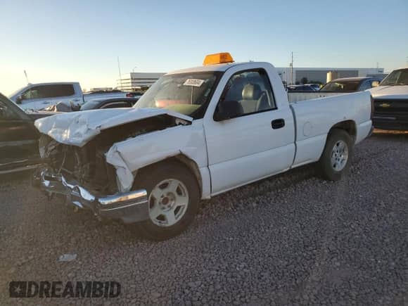 2004 Chevrolet Silverado 1500 LS z VIN 1GCEC14V54Z307206, wystawiony jako Copart lot #76308604 z przebiegiem Nie podano mil oraz Szkoda całkowita • Salvage title. Historia ofert i sprzedaży dostępna na DreamBid. Obrazek 1.