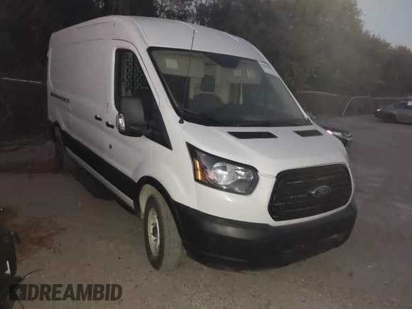 ✅ 2019 Ford Transit • VIN: 1FTYE2CM1KKB36076 • Lot: 43692662. Wystawiony na IAAI z przebiegiem 111 570 mil. Bezpłatny archiwum sprzedaży aukcyjnych z USA i szczegółowy raport historii pojazdu na DreamBid. Zdjęcie 1.