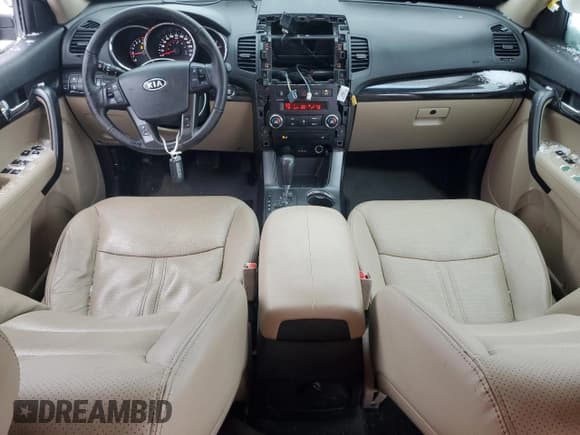 ✅ 2011 Kia Sorento EX • VIN: 5XYKUDA28BG061159 • Лот: 91492845. Опубликован ранее на Copart с пробегом 173 423 миль. Бесплатный доступ к архиву аукционных продаж из США и подробный отчёт об истории автомобиля на DreamBid. Изображение 8.