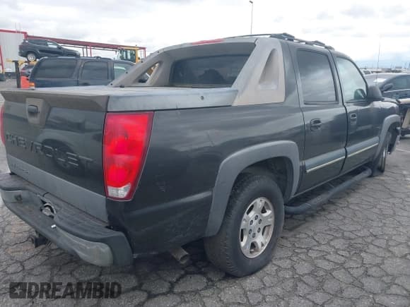 ✅ 2003 Chevrolet Avalanche • VIN: 3GNEC13T33G265611 • Lot: 43693418. Listed on IAAI with 180,929 mi. Free auction sales archive from the USA and detailed vehicle history report at DreamBid. Image 4.