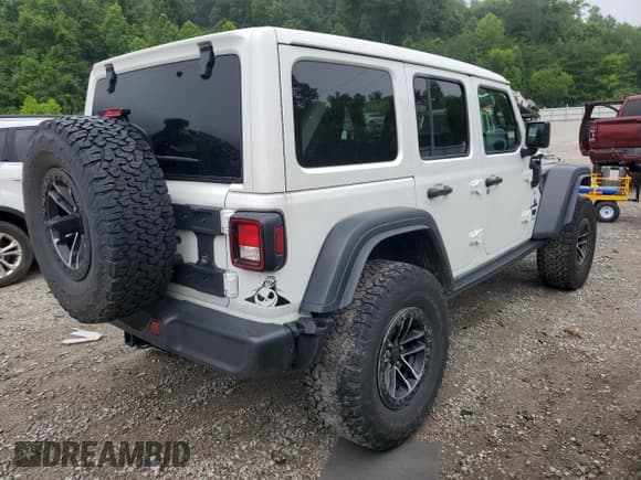 ✅ 2024 Jeep Wrangler Willys • VIN: 1C4RJXDN8RW173276 • Лот: 64743945. Опубликован ранее на Copart с пробегом 30 748 миль. Бесплатный доступ к архиву аукционных продаж из США и подробный отчёт об истории автомобиля на DreamBid. Изображение 3.