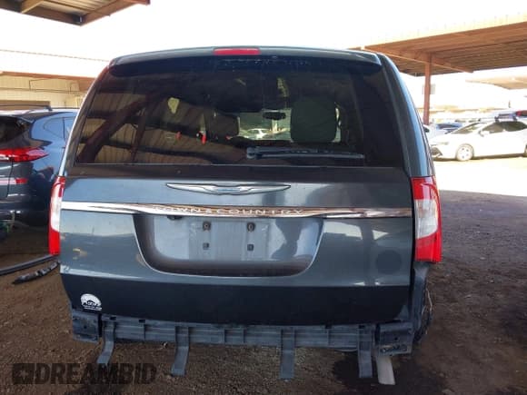 ✅ 2011 Chrysler Town & Country Touring L • VIN: 2A4RR8DG0BR676373 • Lot: 43330952. Wystawiony na IAAI z przebiegiem 142 601 mil. Bezpłatny archiwum sprzedaży aukcyjnych z USA i szczegółowy raport historii pojazdu na DreamBid. Zdjęcie 6.