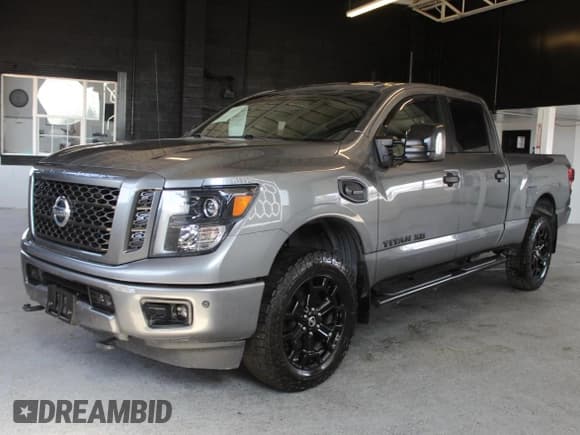 ✅ 2018 Nissan Titan Platinum Reserve • VIN: 1N6BA1F46JN524633 • Lot: 64500155. Wystawiony na Copart z przebiegiem 94 747 mil. Bezpłatny archiwum sprzedaży aukcyjnych z USA i szczegółowy raport historii pojazdu na DreamBid. Zdjęcie 2.