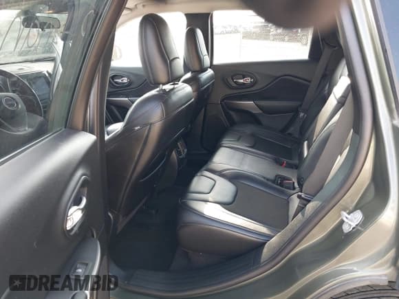 ✅ 2019 Jeep Cherokee Latitude Plus • VIN: 1C4PJMLX7KD231288 • Lot: 42675414. Listed on IAAI with 77,593 mi. Free auction sales archive from the USA and detailed vehicle history report at DreamBid. Image 8.