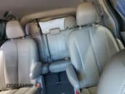 ✅ 2011 Toyota Sienna LE • VIN: 5TDJK3DC8BS025958 • Lot: 84597715. Wystawiony na Copart z przebiegiem 194 460 mil. Bezpłatny archiwum sprzedaży aukcyjnych z USA i szczegółowy raport historii pojazdu na DreamBid. Zdjęcie 10.