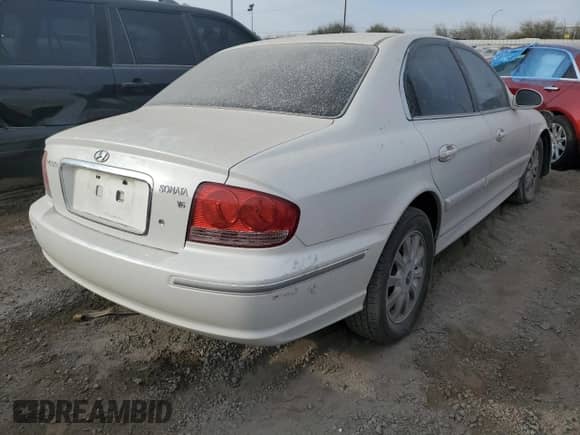 2004 Hyundai Sonata GLS z VIN KMHWF35H34A967805, wystawiony jako Copart lot #84976714 z przebiegiem 126 514 mil mil oraz Nie do naprawy • Non repairable. Historia ofert i sprzedaży dostępna na DreamBid. Obrazek 3.
