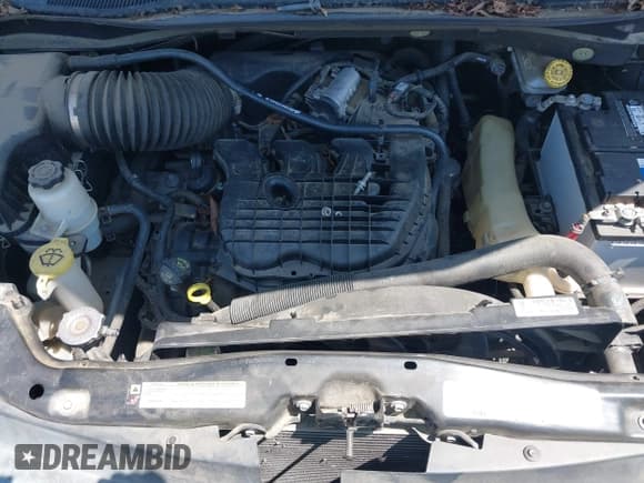 ✅ 2011 Volkswagen Routan SE • VIN: 2V4RW3DG3BR621827 • Lot: 42471811. Listed on IAAI with 107,782 mi. Free auction sales archive from the USA and detailed vehicle history report at DreamBid. Image 10.