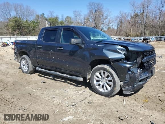 ✅ 2019 Chevrolet Silverado 1500 Custom • VIN: 3GCPYBEH0KG222960 • Lot: 50498205. Wystawiony na Copart z przebiegiem 55 426 mil. Bezpłatny archiwum sprzedaży aukcyjnych z USA i szczegółowy raport historii pojazdu na DreamBid. Zdjęcie 4.