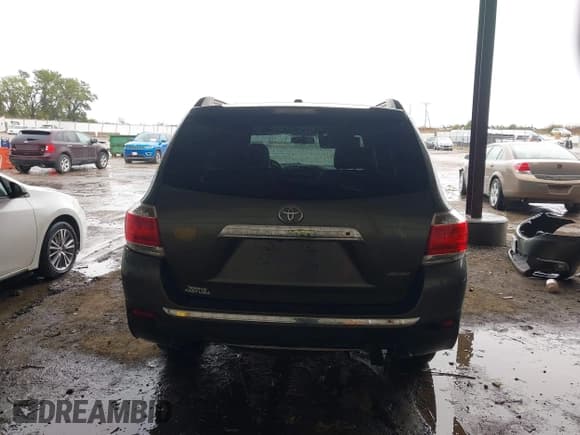 ✅ 2012 Toyota Highlander SE • VIN: 5TDBK3EH8CS104840 • Lot: 43381782. Listed on IAAI with 193,471 mi. Free auction sales archive from the USA and detailed vehicle history report at DreamBid. Image 15.