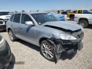 ✅ 2008 Porsche Cayenne Turbo • VIN: WP1AC29P08LA96308 • Lot: 65610485. Wystawiony na Copart z przebiegiem 60 853 mil. Bezpłatny archiwum sprzedaży aukcyjnych z USA i szczegółowy raport historii pojazdu na DreamBid. Zdjęcie 4.