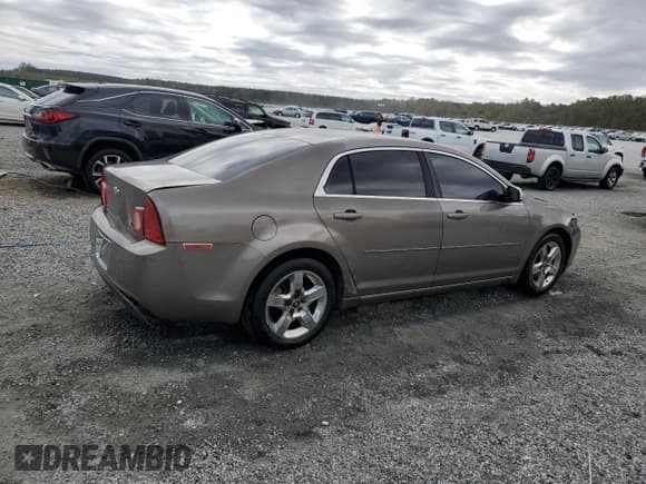✅ 2010 Chevrolet Malibu 1LT • VIN: 1G1ZC5E03AF189738 • Lot: 85176425. Wystawiony na Copart z przebiegiem 306 845 mil. Bezpłatny archiwum sprzedaży aukcyjnych z USA i szczegółowy raport historii pojazdu na DreamBid. Zdjęcie 3.