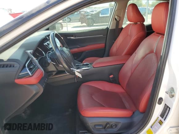 ✅ 2020 Toyota Camry XSE • VIN: 4T1K61AK0LU322076 • Lot: 52096915. Wystawiony na Copart z przebiegiem 94 436 mil. Bezpłatny archiwum sprzedaży aukcyjnych z USA i szczegółowy raport historii pojazdu na DreamBid. Zdjęcie 7.