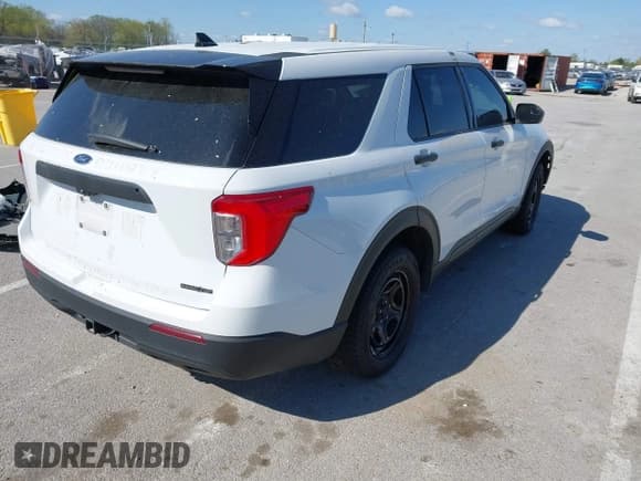 ✅ 2020 Ford Police Interceptor Utility • VIN: 1FM5K8AB0LGD09716 • Lot: 42054545. Wystawiony na IAAI z przebiegiem 106 253 mil. Bezpłatny archiwum sprzedaży aukcyjnych z USA i szczegółowy raport historii pojazdu na DreamBid. Zdjęcie 4.