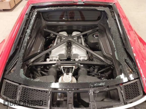 ✅ 2017 Audi R8 V10 • VIN: WUAEAAFX2H7901938 • Lot: 42429355. Wystawiony na IAAI z przebiegiem 29 616 mil. Bezpłatny archiwum sprzedaży aukcyjnych z USA i szczegółowy raport historii pojazdu na DreamBid. Zdjęcie 10.