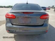 ✅ 2015 Ford Focus SE • VIN: 1FADP3F27FL313650 • Lot: 57183745. Wystawiony na Copart z przebiegiem 95 413 mil. Bezpłatny archiwum sprzedaży aukcyjnych z USA i szczegółowy raport historii pojazdu na DreamBid. Zdjęcie 6.