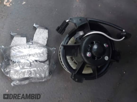 1999 Dodge Caravan SE с VIN 1B4GP44G1XB845511, выставлен на аукционе IAAI как лот 43527283 с пробегом 200 348 миль миль и . История ставок и продаж доступна на DreamBid. Изображение 12.