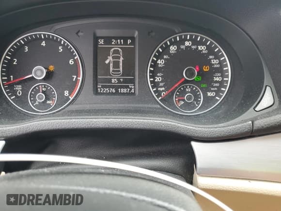 ✅ 2013 Volkswagen Passat SE • VIN: 1VWBP7A32DC009581 • Lot: 85579565. Listed on Copart with 122,576 mi. Free auction sales archive from the USA and detailed vehicle history report at DreamBid. Image 9.