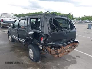 ✅ 2000 Chevrolet Blazer LS • VIN: 1GNDT13W2Y2297715 • Lot: 42315268. Wystawiony na IAAI z przebiegiem 198 508 mil. Bezpłatny archiwum sprzedaży aukcyjnych z USA i szczegółowy raport historii pojazdu na DreamBid. Zdjęcie 6.