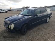 ✅ 2001 Mercedes-Benz E 320 • VIN: WDBJH65JX1B387291 • Лот: 79756824. Опубликован ранее на Copart с пробегом 261 205 миль. Бесплатный доступ к архиву аукционных продаж из США и подробный отчёт об истории автомобиля на DreamBid. Изображение 1.