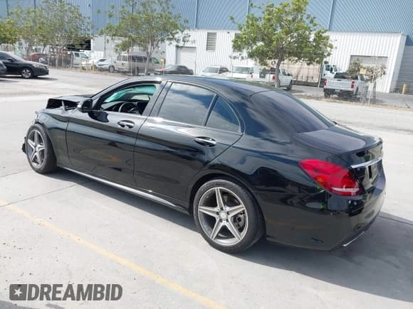 ✅ 2015 Mercedes-Benz C 300 Luxury • VIN: 55SWF4KB2FU019267 • Lot: 43111420. Listed on IAAI with 94,618 mi. Free auction sales archive from the USA and detailed vehicle history report at DreamBid. Image 3.