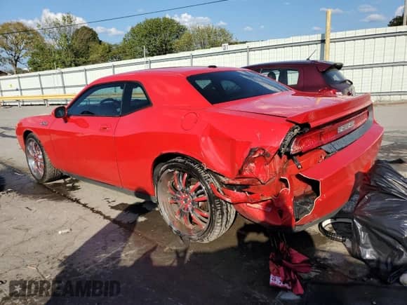 2009 Dodge Challenger SE z VIN 2B3LJ44VX9H604799, wystawiony jako Copart lot #71944444 z przebiegiem 210 843 mil mil oraz Szkoda całkowita • Salvage title. Historia ofert i sprzedaży dostępna na DreamBid. Obrazek 2.