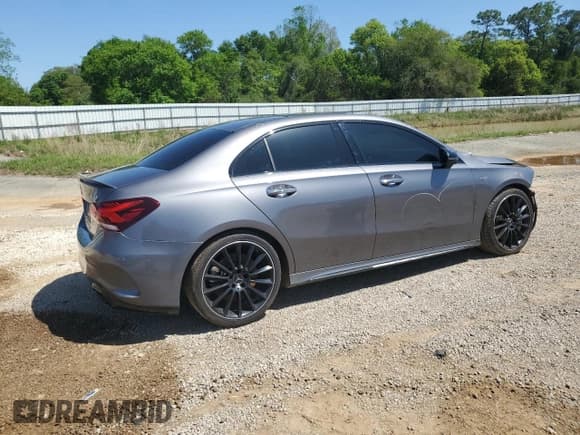 ✅ 2021 Mercedes-Benz A 35 AMG • VIN: W1K3G5BB0MJ263678 • Lot: 51064465. Listed on Copart with 41,780 mi. Free auction sales archive from the USA and detailed vehicle history report at DreamBid. Image 3.